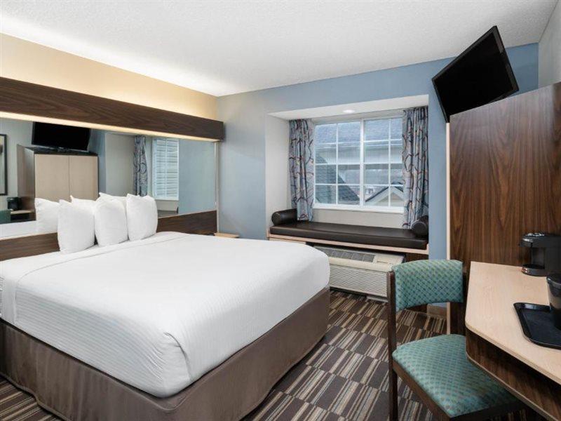 Microtel Inn & Suites Columbus North Экстерьер фото