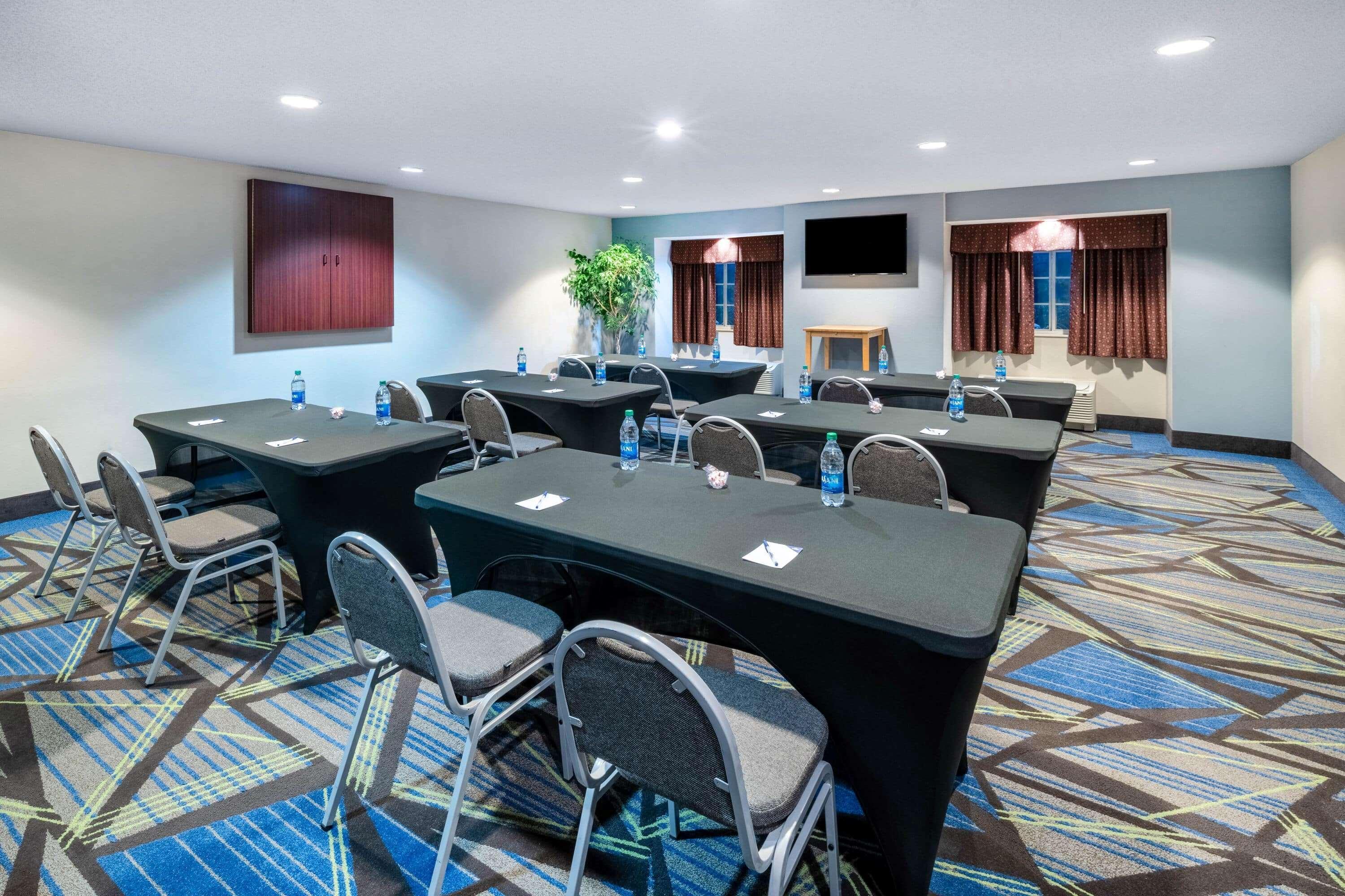 Microtel Inn & Suites Columbus North Экстерьер фото