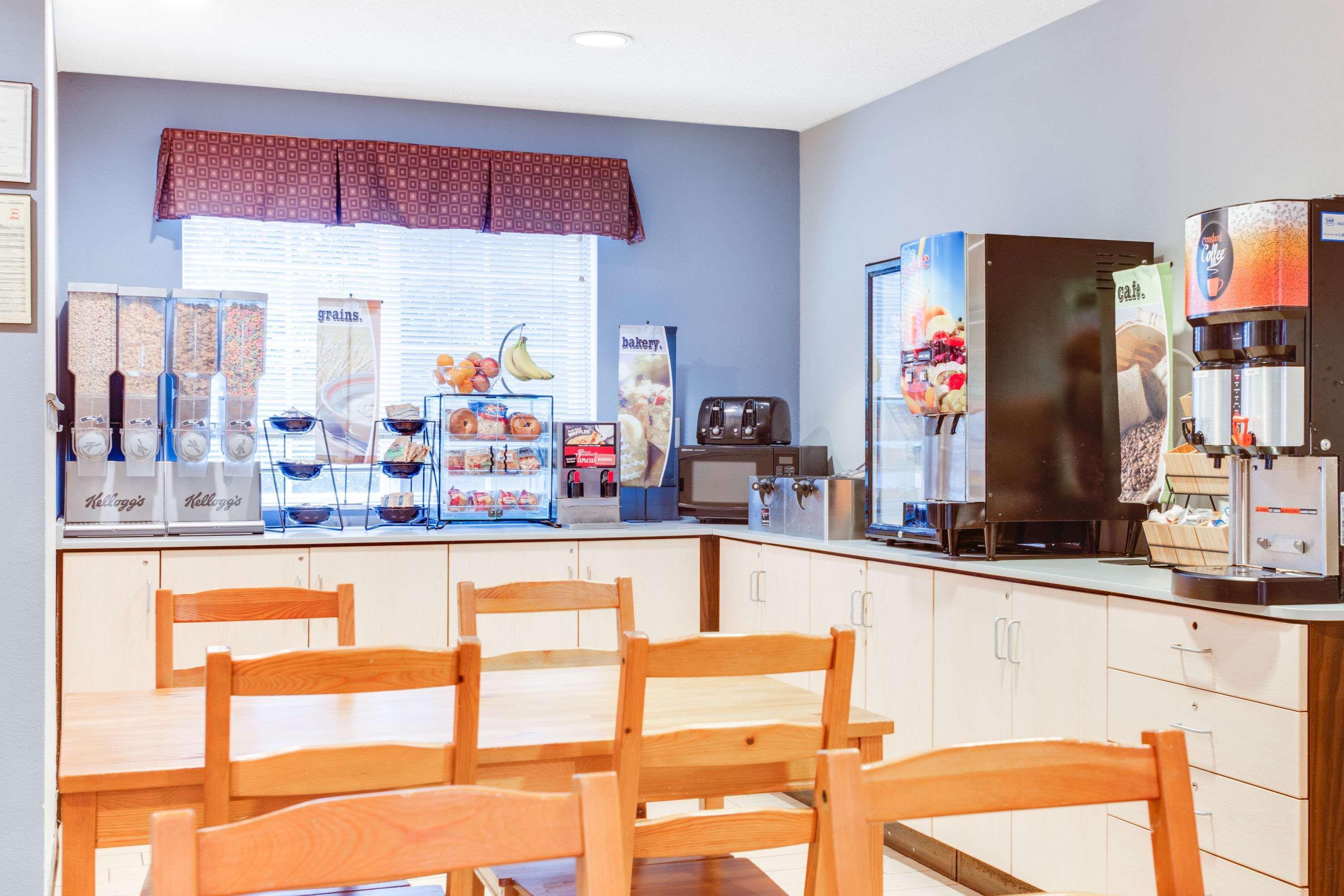 Microtel Inn & Suites Columbus North Экстерьер фото