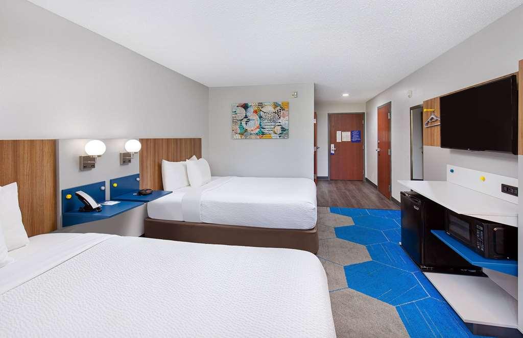 Microtel Inn & Suites Columbus North Номер фото
