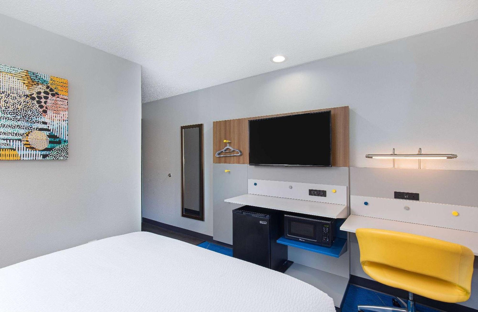 Microtel Inn & Suites Columbus North Экстерьер фото