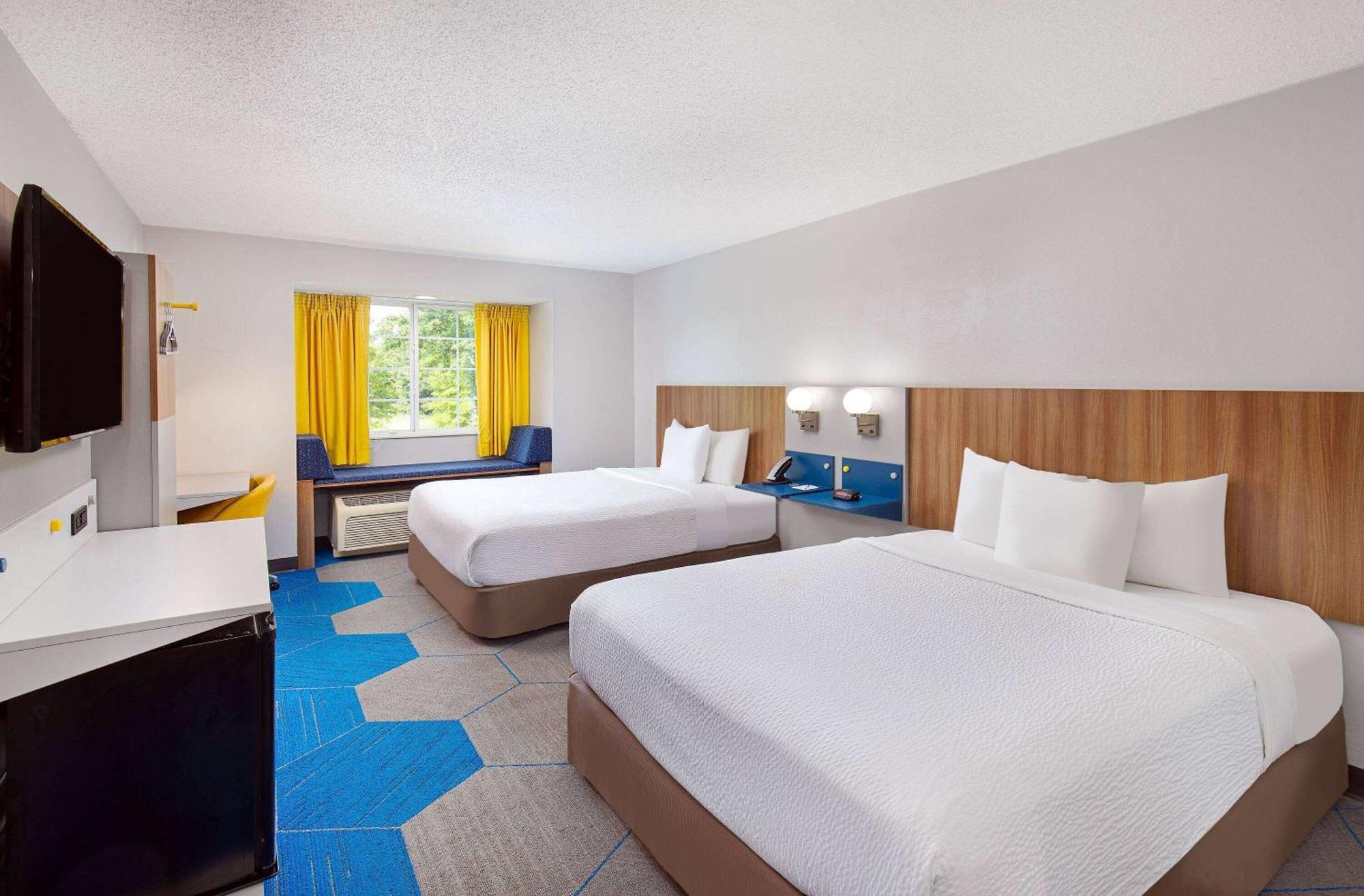 Microtel Inn & Suites Columbus North Экстерьер фото